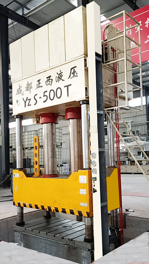 今天小編要分享的是500噸四柱液壓機再次被客戶復(fù)購，成功交貨的案例。